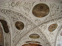 klenba v podloub� mezi kaplemi