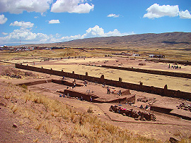 v&yacute;hled na plo&scaron;inu Kalasasaya