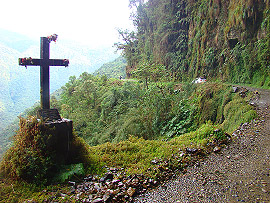 hodn� aut skon�ilo dole v hlubok&eacute; str�i